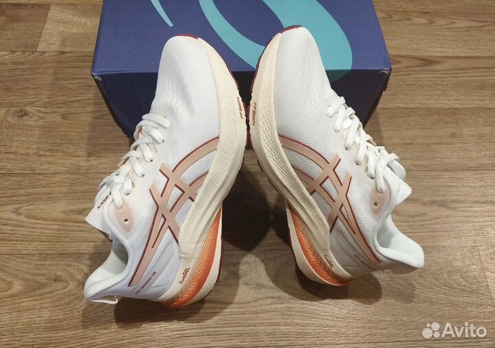 Кроссовки беговые новые Asics GT-2000 12 lux