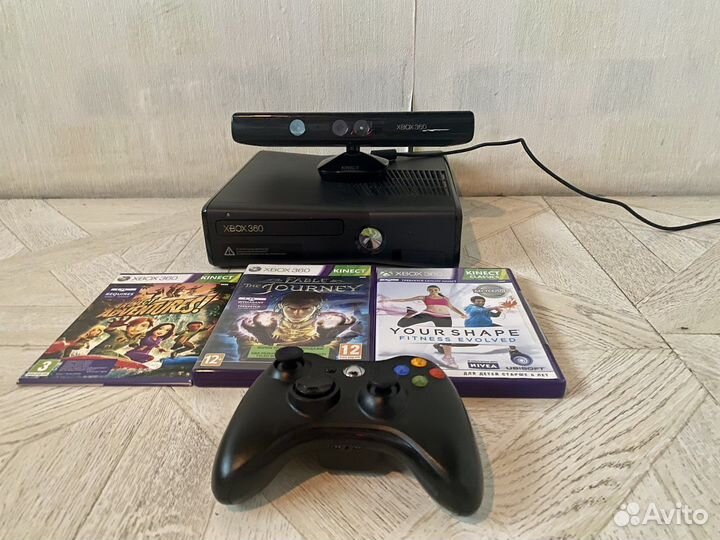 Xbox 360 slim 250gb, 1 геймпад, kinect, 3 диска