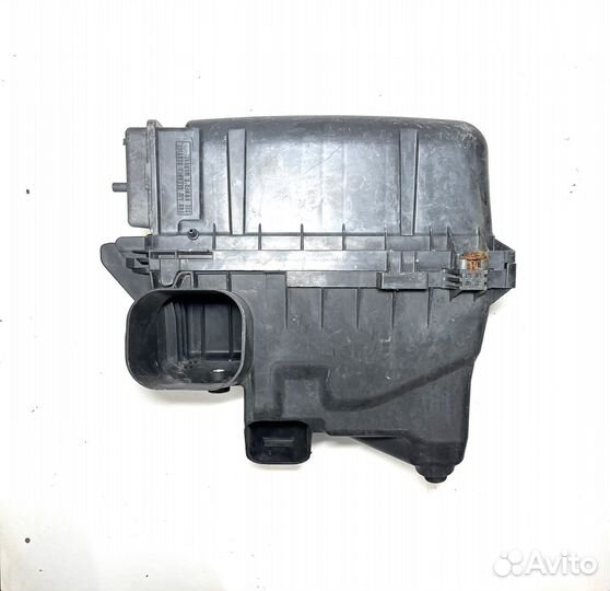 Корпус воздушного фильтра Toyota Camry V30