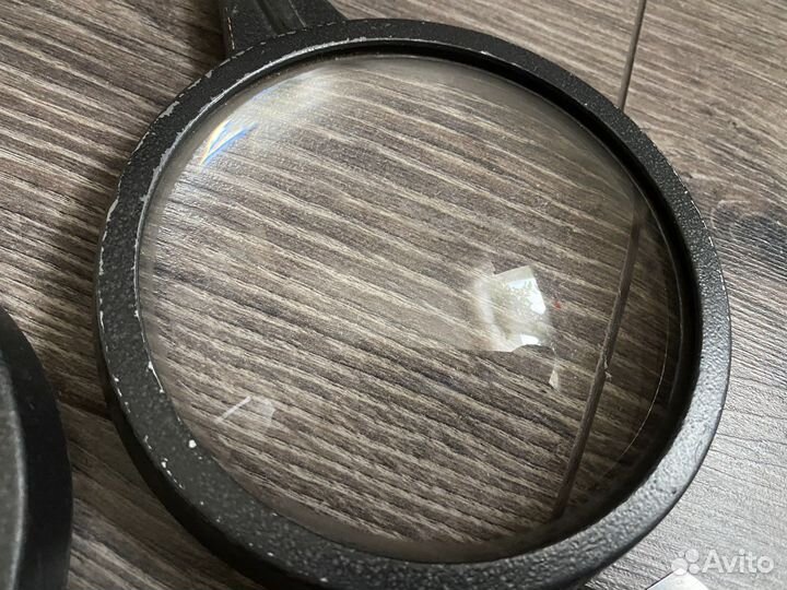 Увеличительное стекло лупа