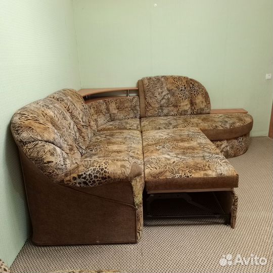 Большой угловой диван раскладной бу