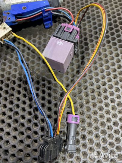 Моторчик Электролюка Ауди 80 B4 Audi