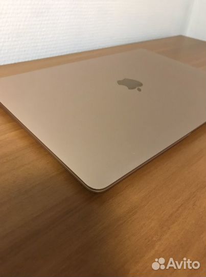 MacBook air 13 M1 16gb gold