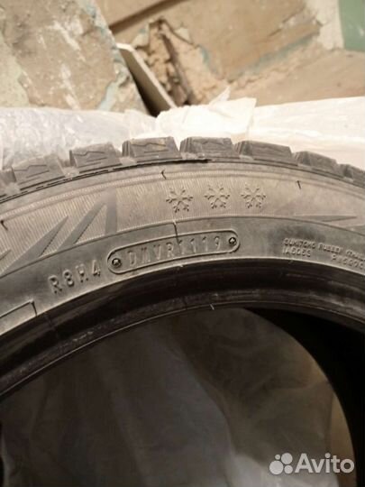 Dunlop SP Winter Ice 02 205/50 R17 93T