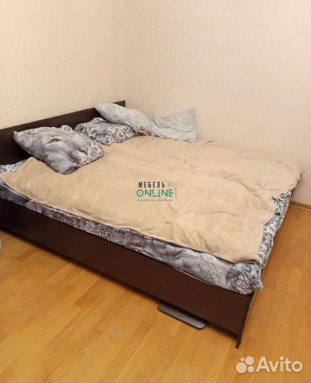 Кровать с матрасом