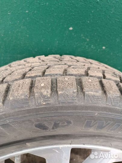 Dunlop SP Winter Ice 01 215/60 R17