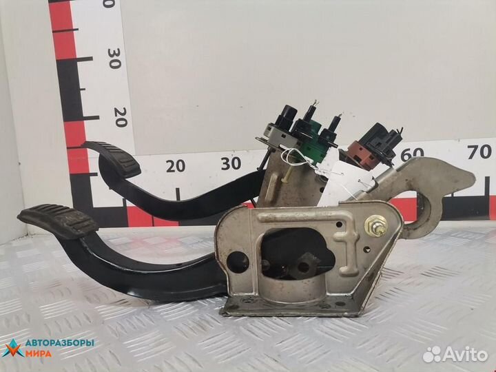 Педаль Ford Fiesta 5 2003 1471672