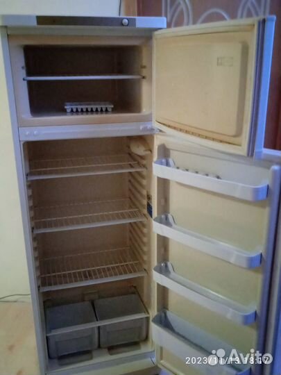 Холодильник двухкамерный индезит