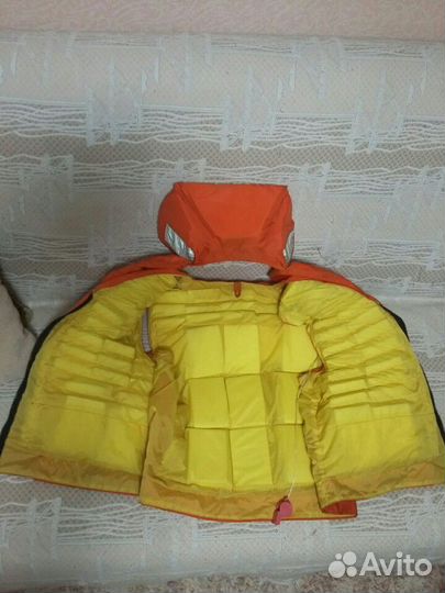 Спасательный жилет