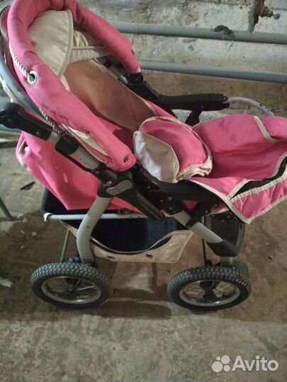 Прогулочная коляска