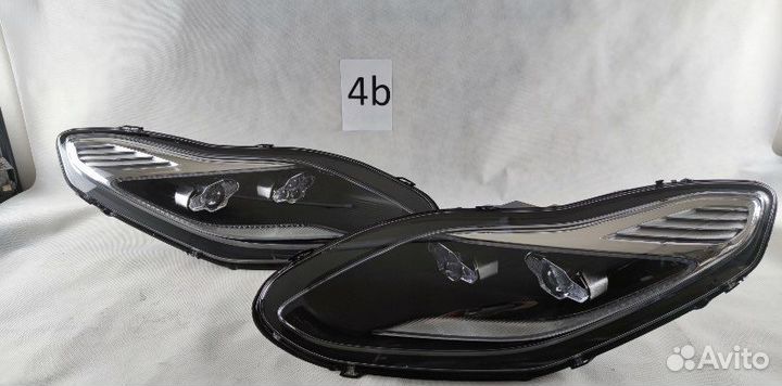 Фары aston martin DB11 full LED Комплект