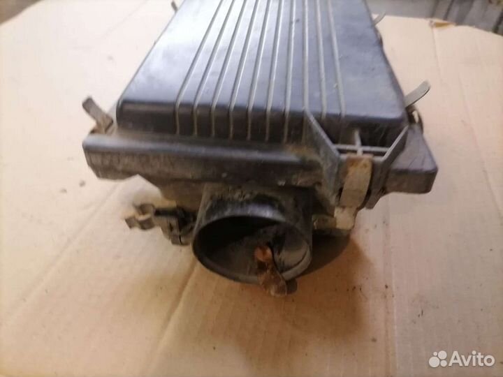 Корпус воздушного фильтра nissan primera P10 GA16