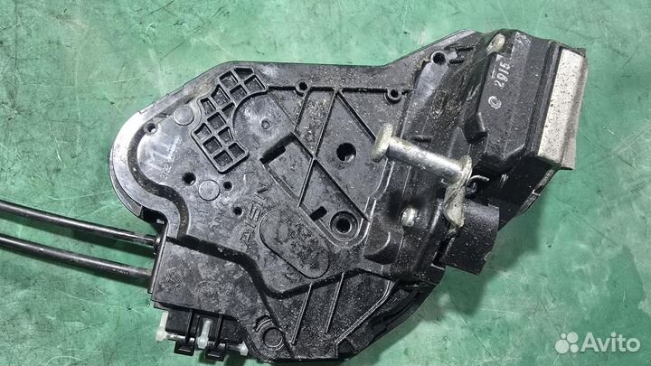 Замок двери задней L G8 toyota Hilux (2015- 2020)