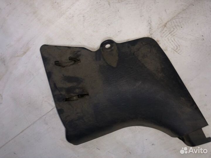 Накладка на стойку передняя левая Toyota Gaia