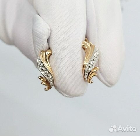 Золотые серьги с камнем