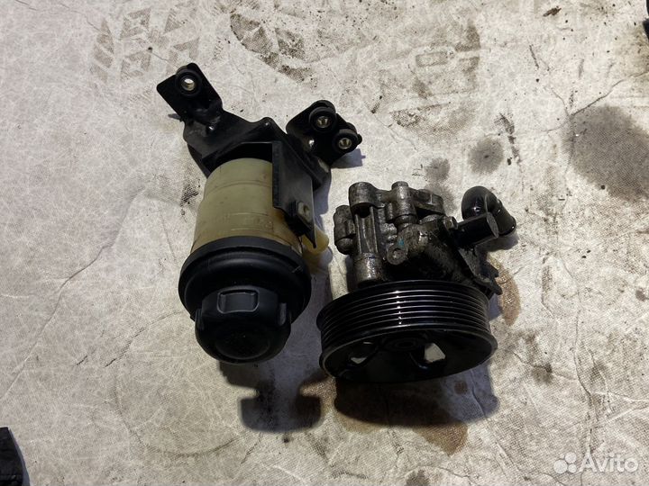 Насос гура KIA sorento BL