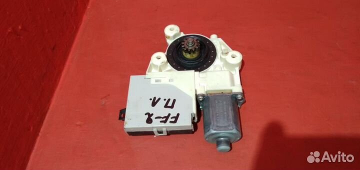 Мотор стеклоподъемника передний левый Форд Фокус2