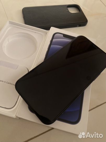 iPhone 12, 64 ГБ