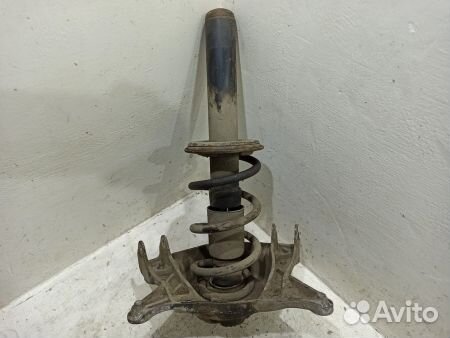 Стойка передняя правая в сборе