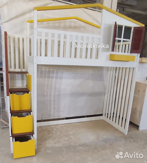 Детская кровать чердак домик с лестницей комодом