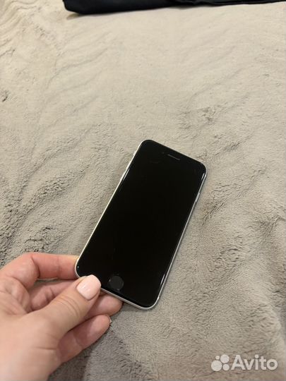 iPhone SE (2020), 64 ГБ