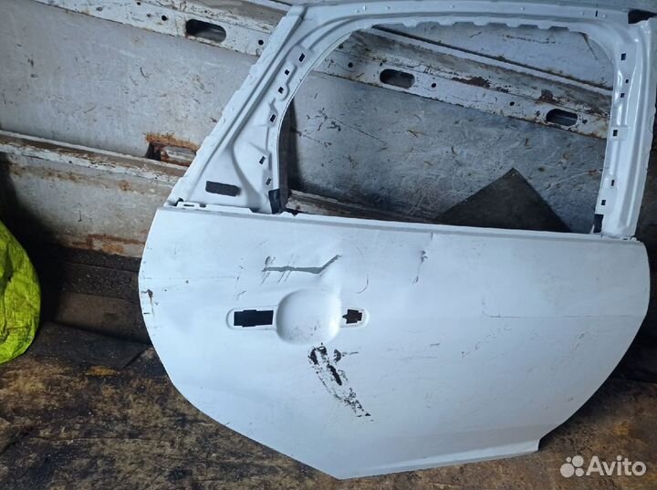 Дверь задняя фокус 3