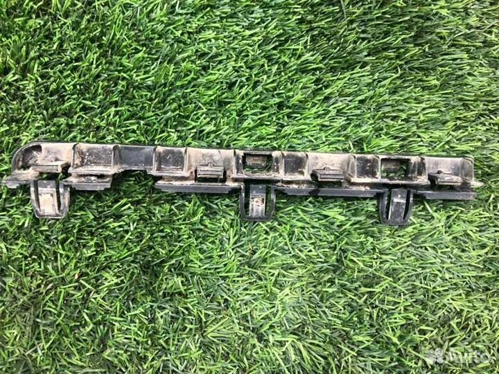 Кронштейн порога правый Bmw 5 F10 N52B25 2011