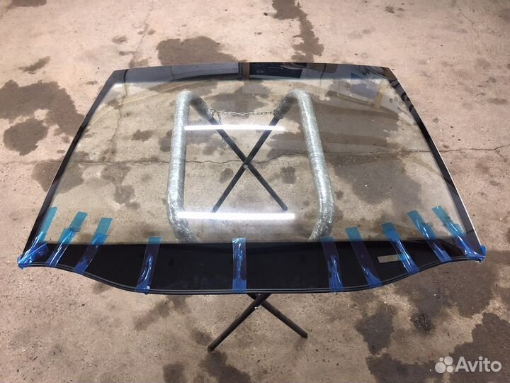 Лобовое стекло на Opel Zafira 05-14