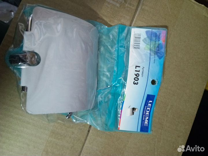 Бумагодержатель и мыльница