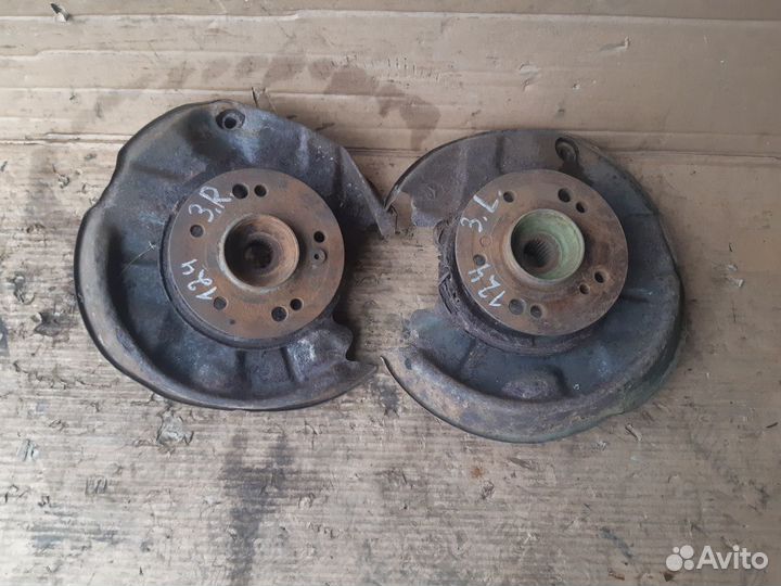 Кулак поворотный задний Мерседес 124