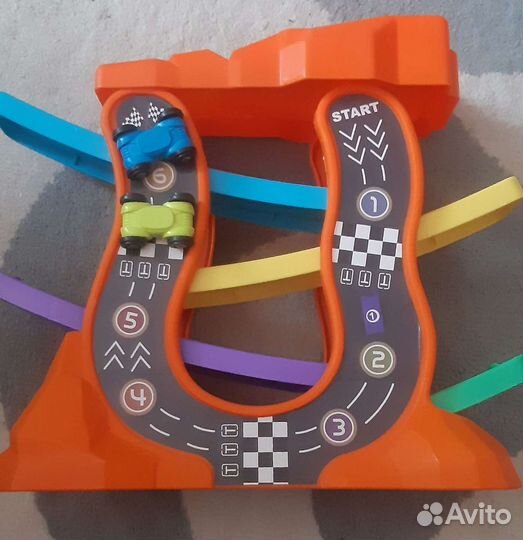 Горка и машинки