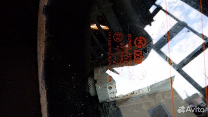 Стекло заднее Hyundai Elantra