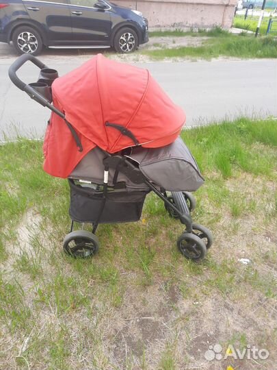 Прогулочная коляска