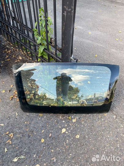 Стекло крышки багажника Ниссан x-trail