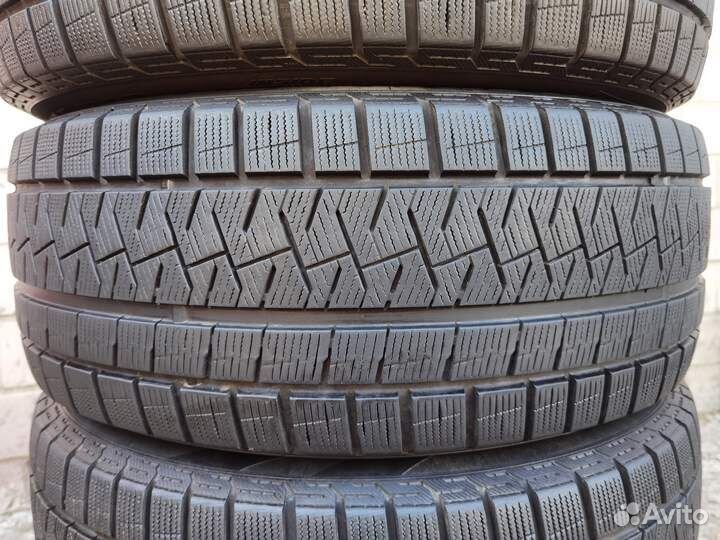 Pirelli Ice Asimmetrico 235/55 R18 99V