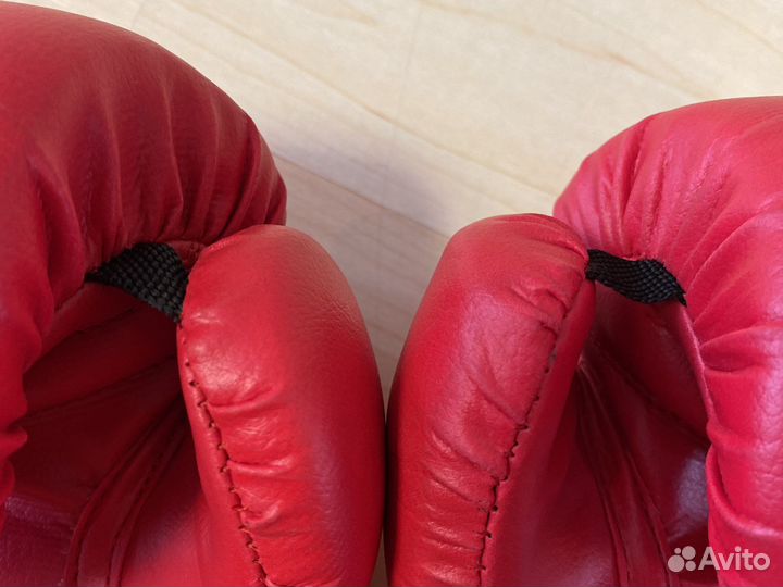 Боксерские перчатки 10 oz