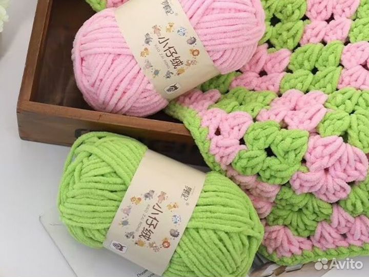 Пряжа для вязания махровая. Разные цвета