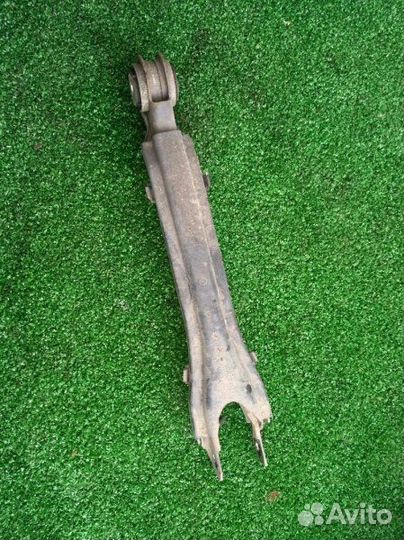 Рычаг продольный задний правый Mercedes-Benz