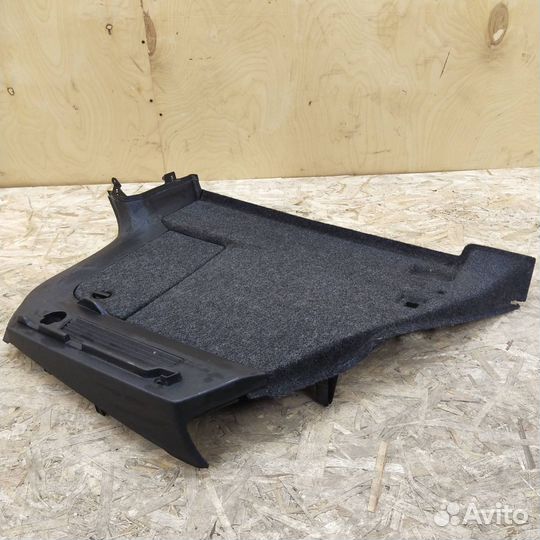 Обшивка отсека багажника правая Volkswagen Tiguan