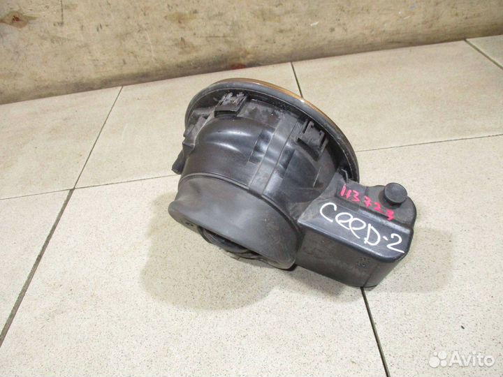 Лючок бензобака Kia Ceed 2 (JD)