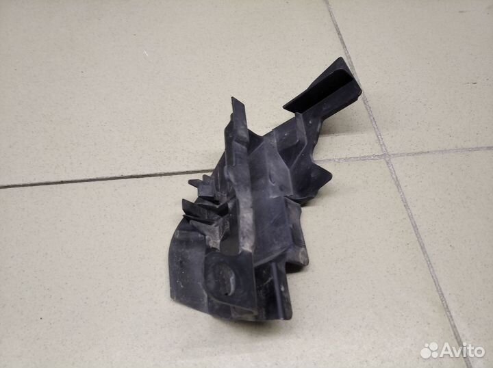 Кронштейн (сопут. товар) Fortuner 2015