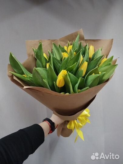Букет из 21 желтого тюльпана