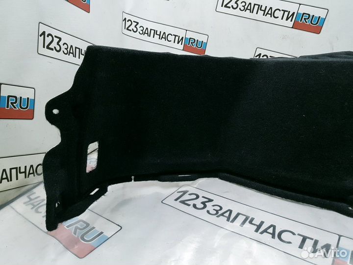 Обшивка багажника нижняя левая Toyota Harrier