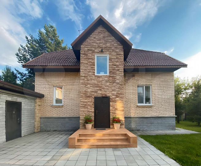 Коттедж 220 м² на участке 9 сот.