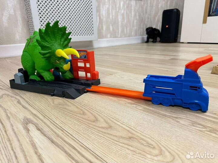 Hot Wheels наборы и треки