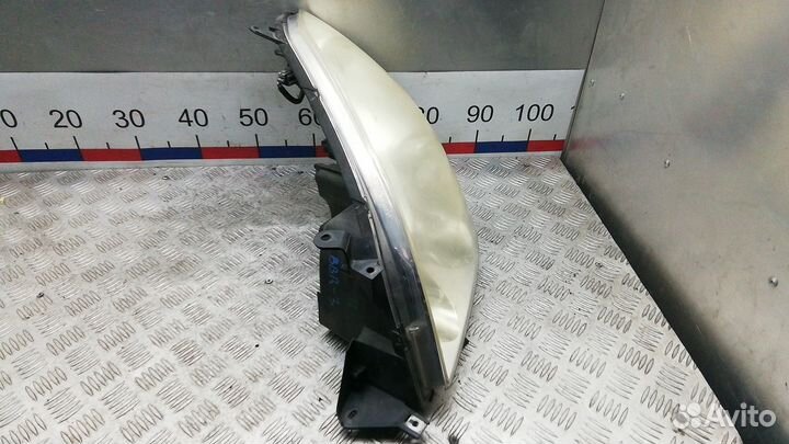 Фара Toyota Corolla Verso (2001-2009)