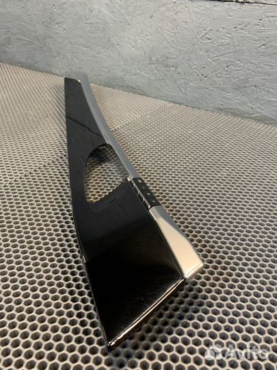 Накладка двери передняя правая Porshe Panamera 970