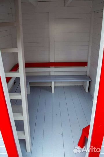 Детский игровой домик из дерева