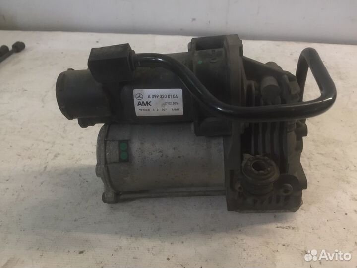 Компрессор пневмоподвески Mercedes S-Class S222