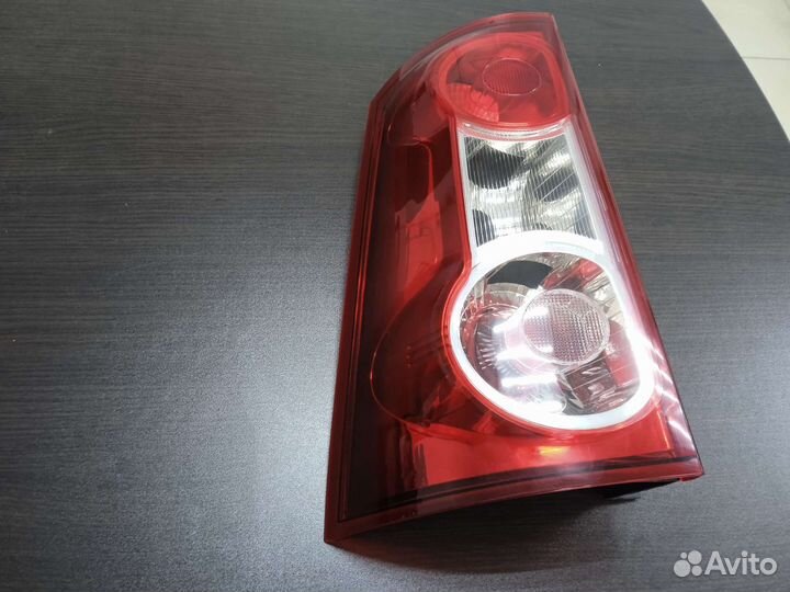 Фонарь задний левый LADA Largus 8200864612